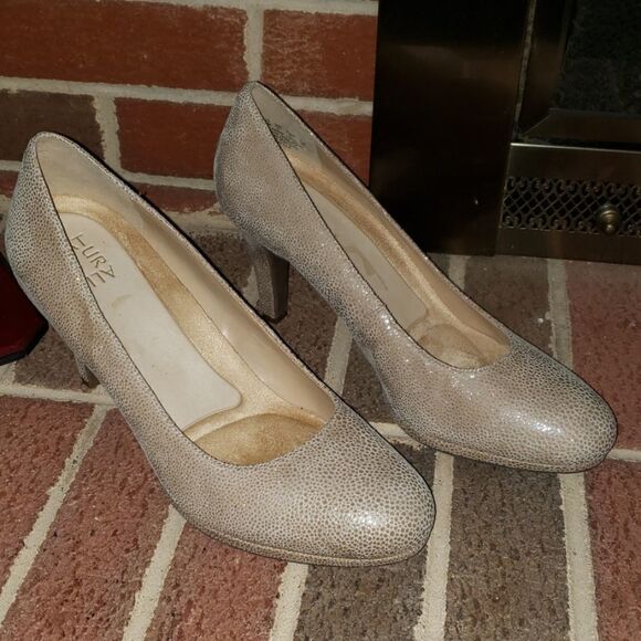 NATURALIZER TAN LEATHER HEELS - Picture 1 of 6